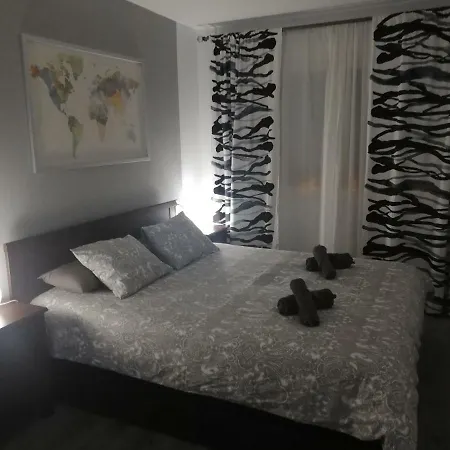 Brand New Charming Apartment Next To The River Seville Exterior photo